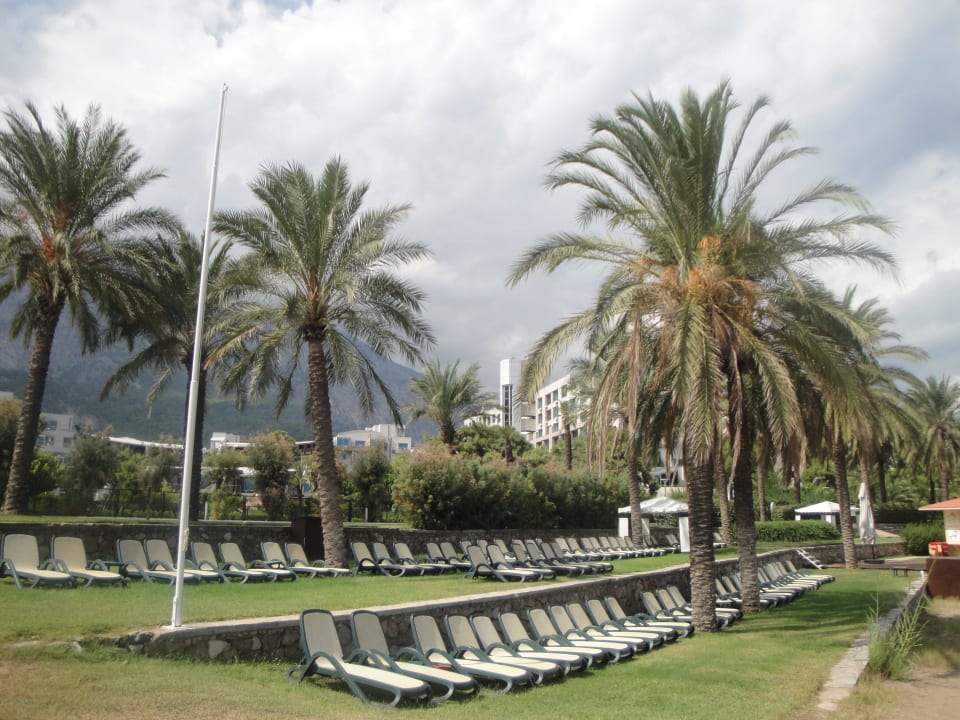Liegen am Strand Rixos Sungate