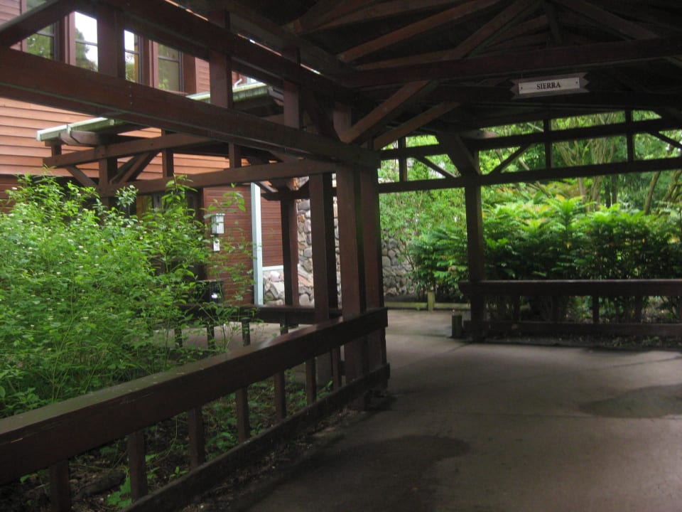 Zu den Lodges Disney's Sequoia Lodge