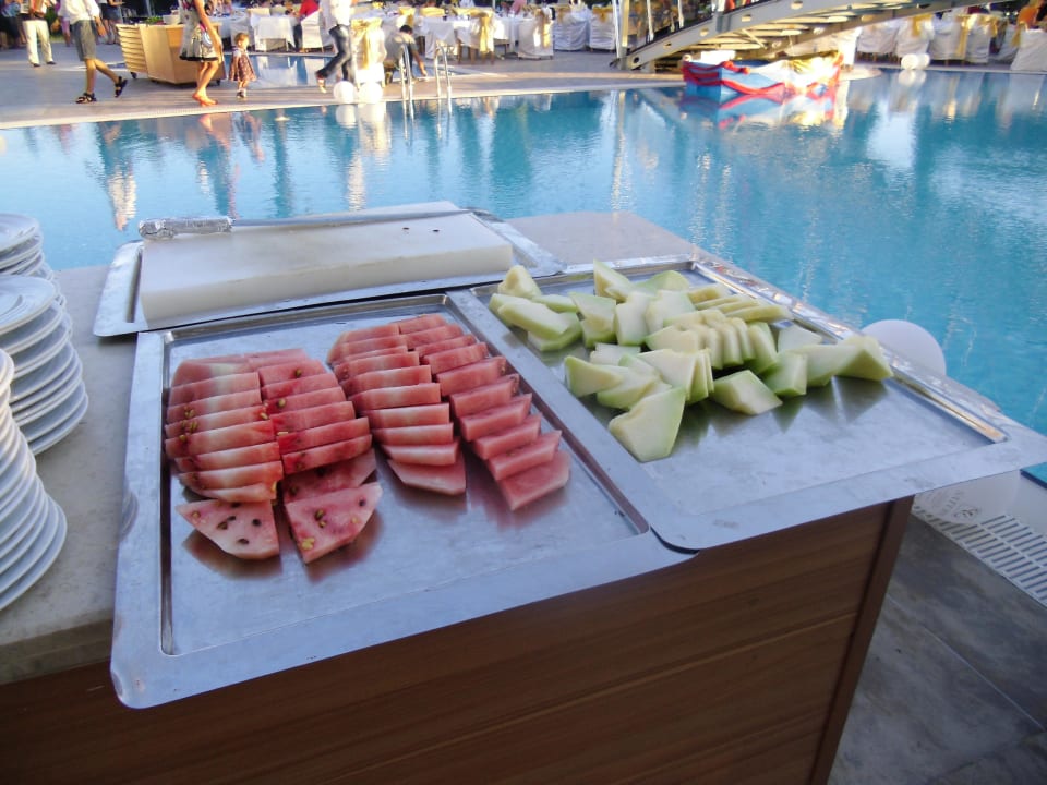 Wassermelone bis man platzen könnte, hmmm Saturn Palace Resort Hotel