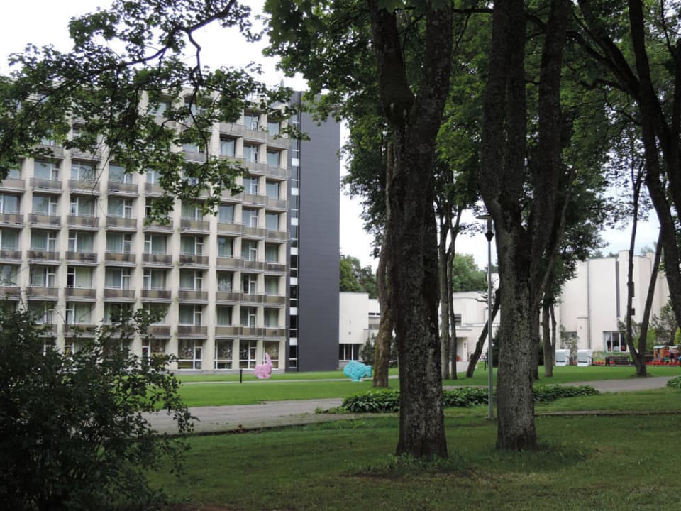 Von außen eher Trist Hotel Spa Vilnius Sana