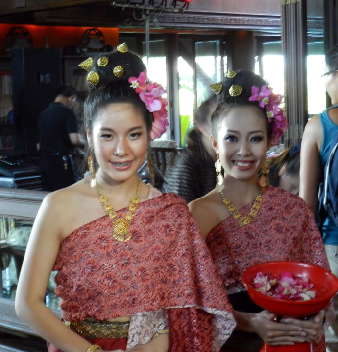Freundlicher Empfang Anantara Golden Triangle Elephant Camp & Resort