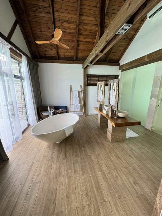 Zimmer Kuredhivaru Resort and Spa, Maldives