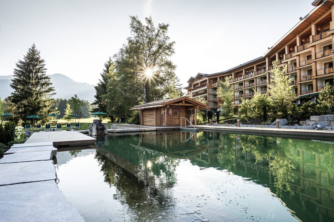 Pool Sonnenalp Resort