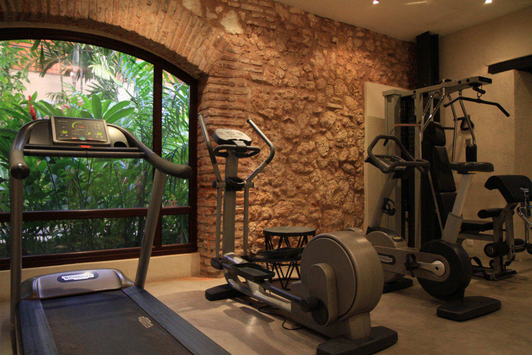Gym Hodelpa Nicolás de Ovando