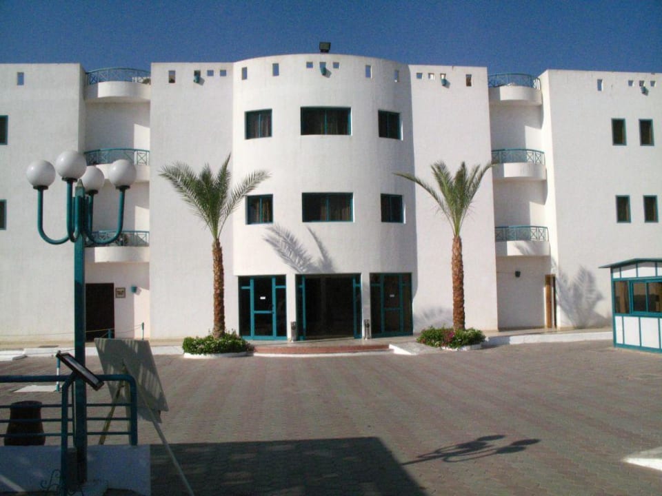 Hotel od strony basenów Hotel Sharm Cliff Resort