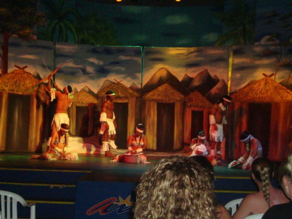 Abendshow Wyndham Alltra Samana