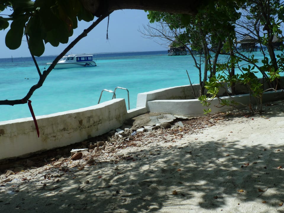 Einstieg ins Wasser??!! Thulhagiri Island Resort