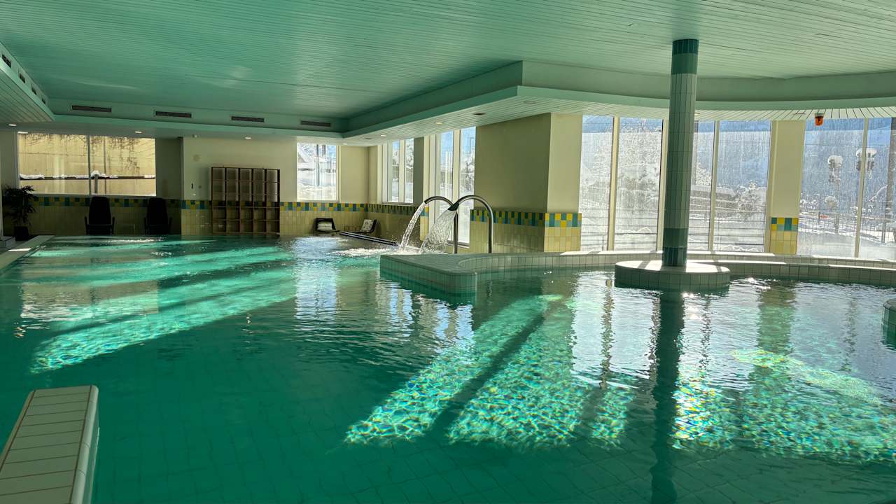 Pool Victoria Lauberhorn Wengen, a Faern Collection Hotel