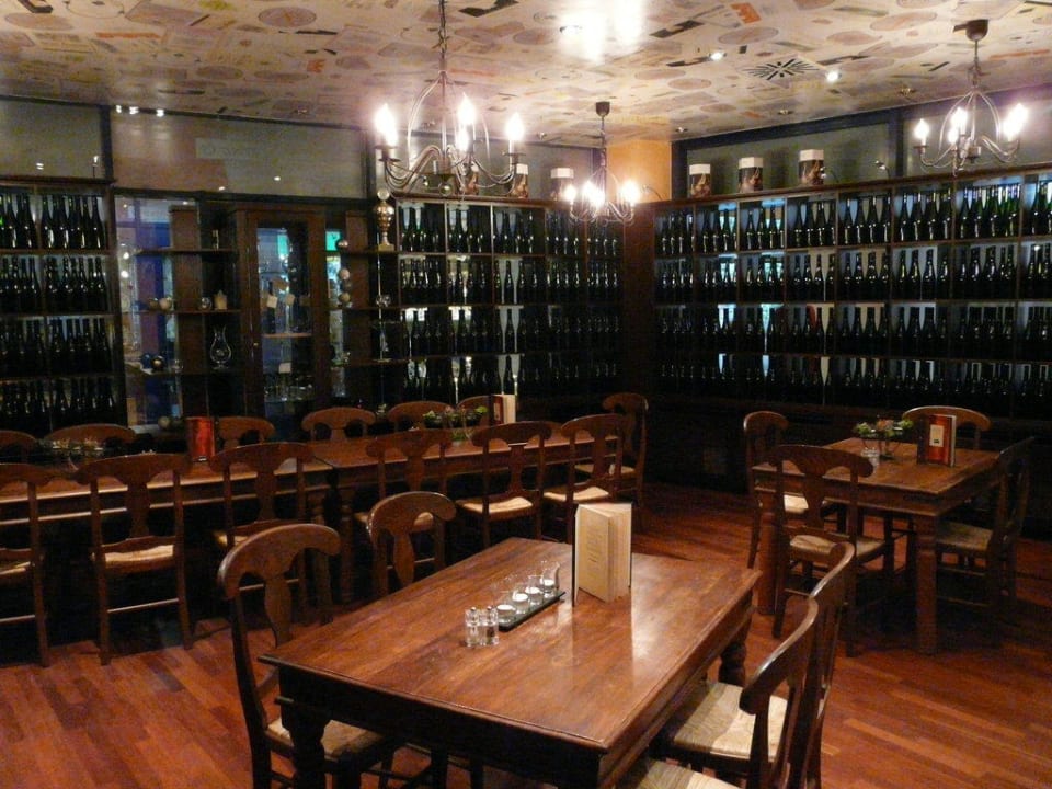Gastraum "Wein & Co" Dorint Hotel Dresden