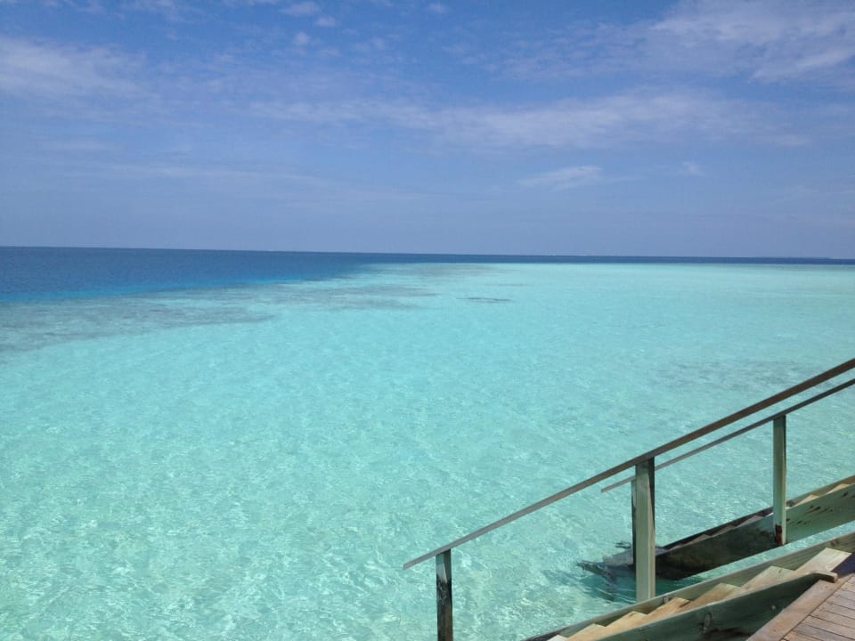 Zugang zum Meer vom Bungalow Veligandu Maldives Resort Island
