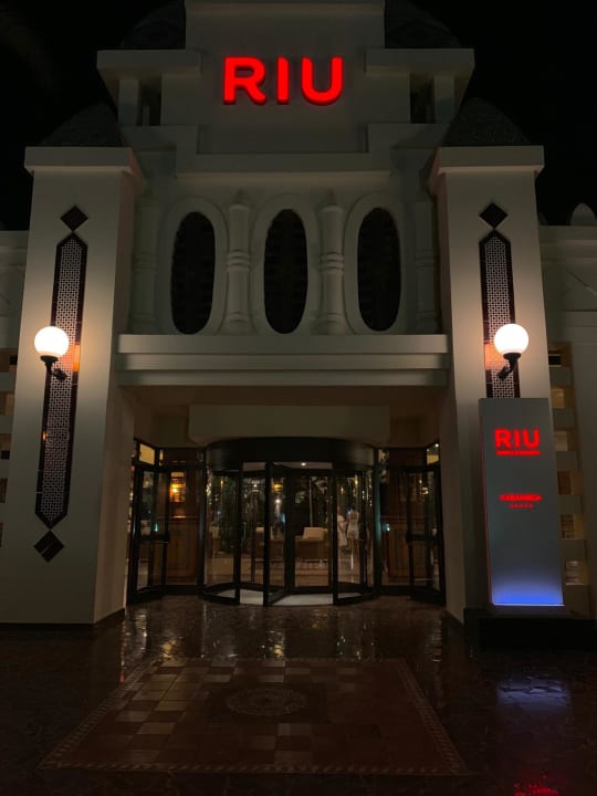 Außenansicht Hotel Riu Karamboa