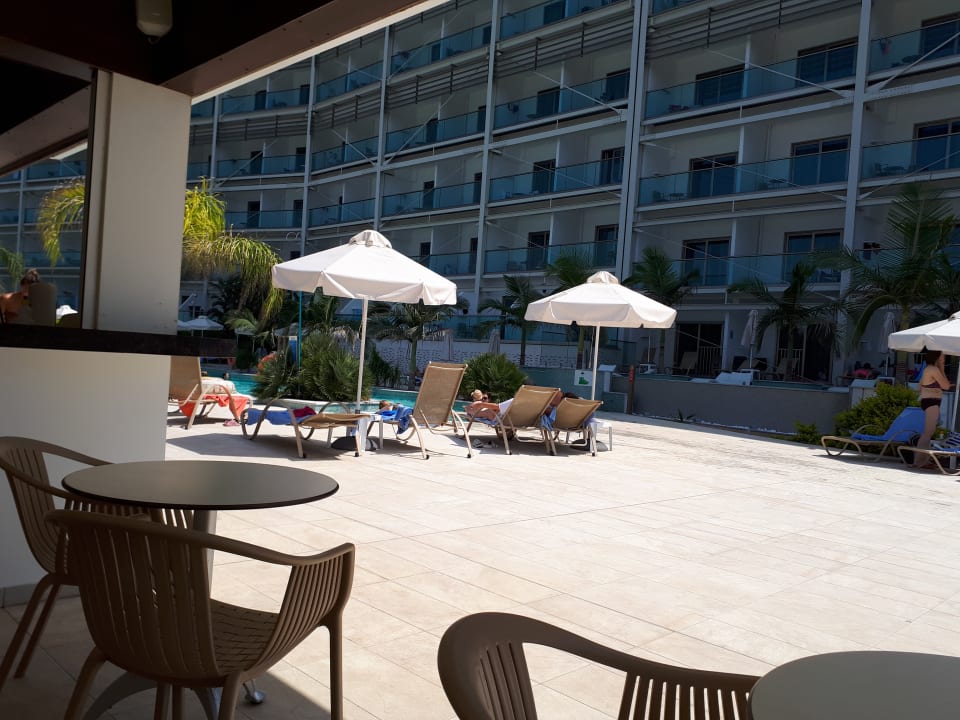 Außenansicht Asterias Beach