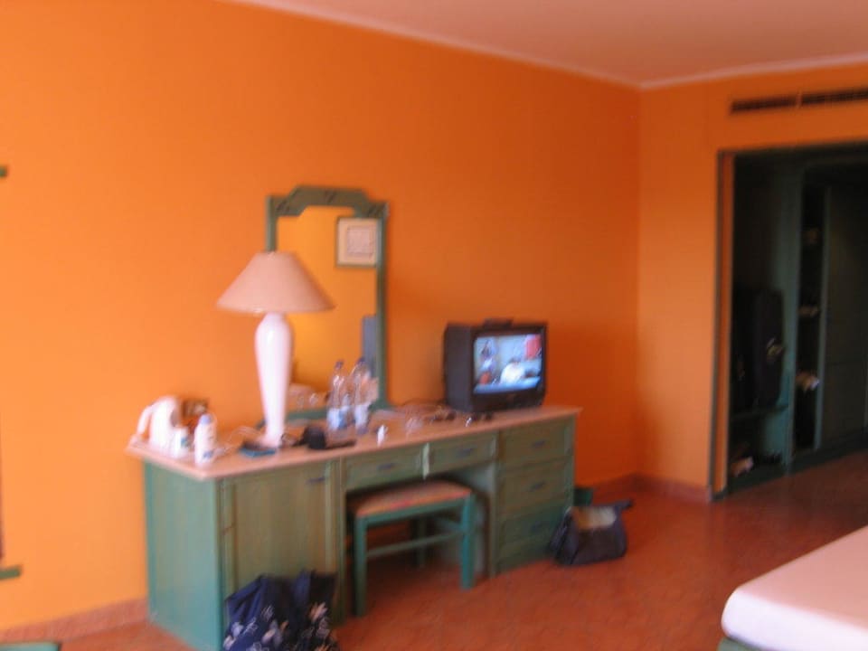 Zimmer - einfach aber nett Arabia Azur Resort