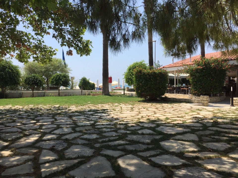 Aussicht richtung Promenade und Mee vom Sitztplatz Trendy Side Beach Hotel - Adults only