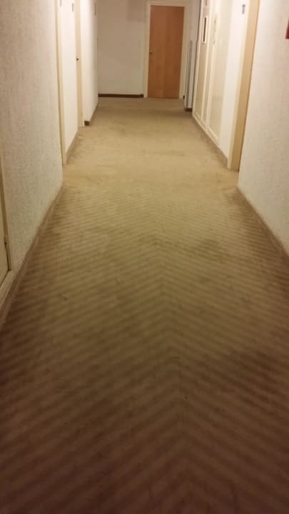 Weg zum Zimmer Hotel El Mouradi Palm Marina