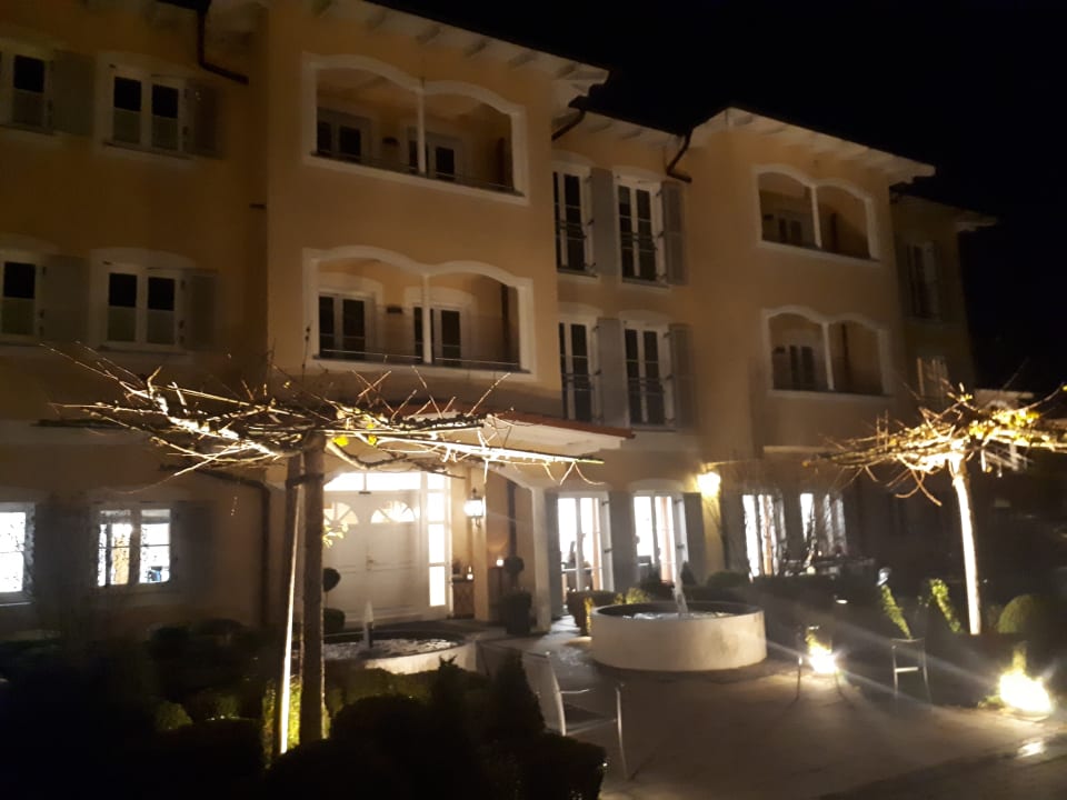 Außenansicht Hotel Ampervilla