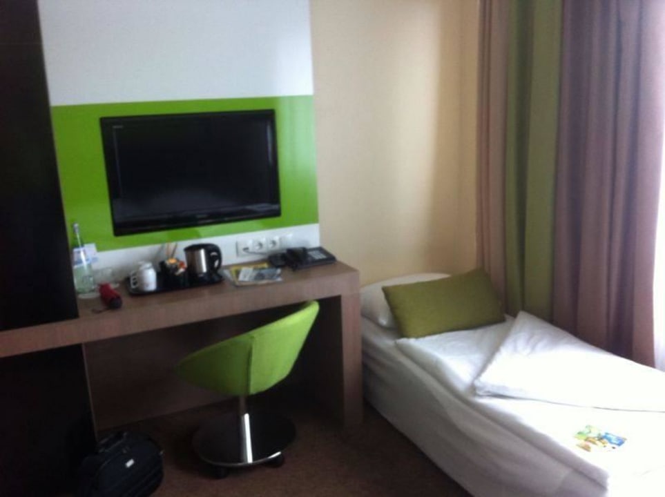 Doppelzimmer/Zustellbett Holiday Inn - the niu, Fusion Hamburg St. Georg