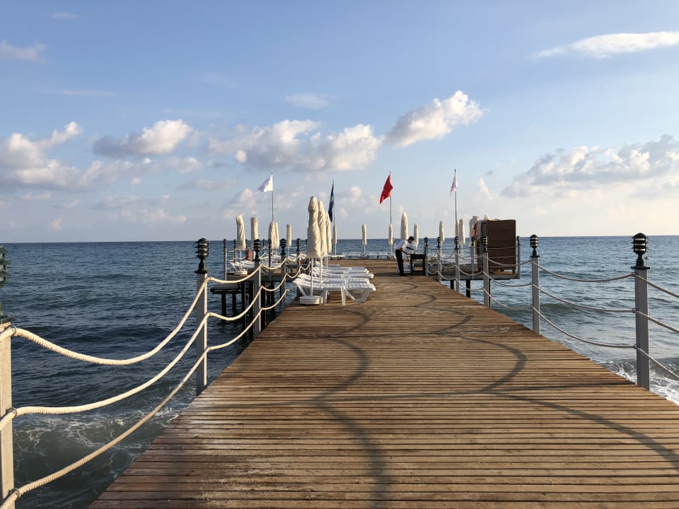 Strand Club Dizalya