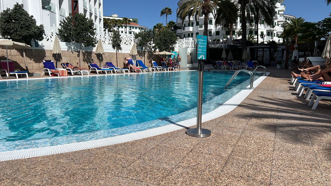 Pool Bull Escorial & Spa