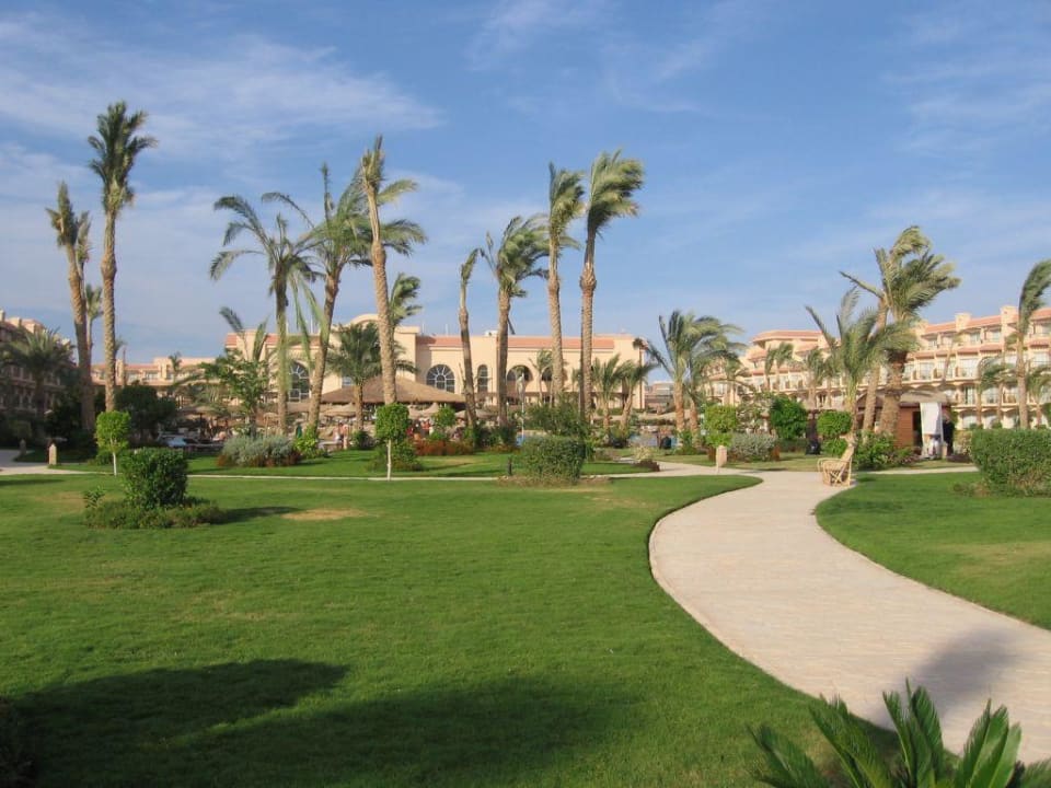 Ogród Pyramisa Beach Resort Sahl Hasheesh