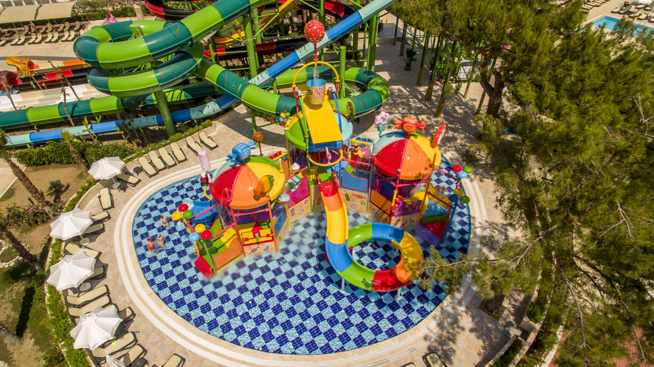 Pool Crystal Flora Pearl Collection