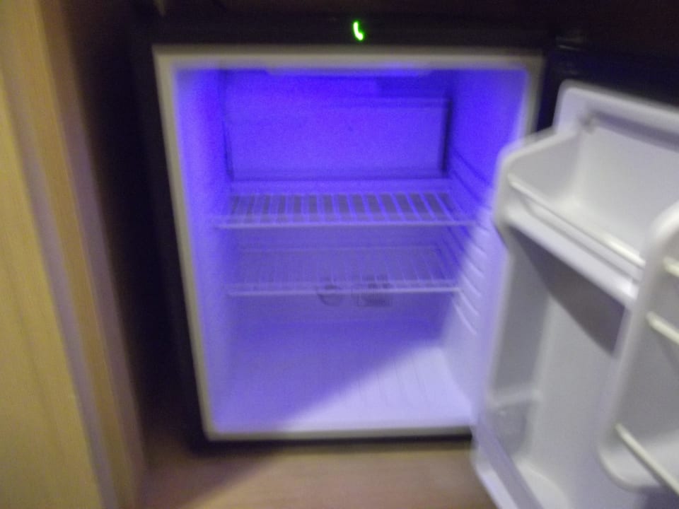 Kühlschrank leer Hoya Hot Spring Resort & Spa