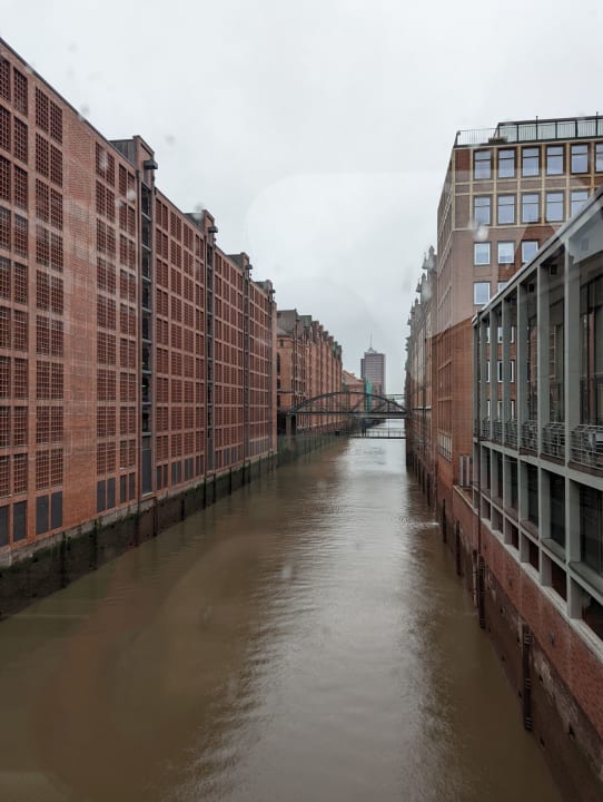 Ausblick AMERON Hamburg Hotel Speicherstadt