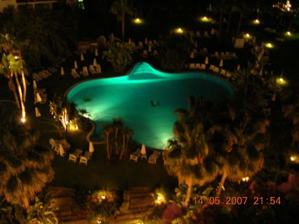 Pool bei Nacht Hipotels Said  Hotel
