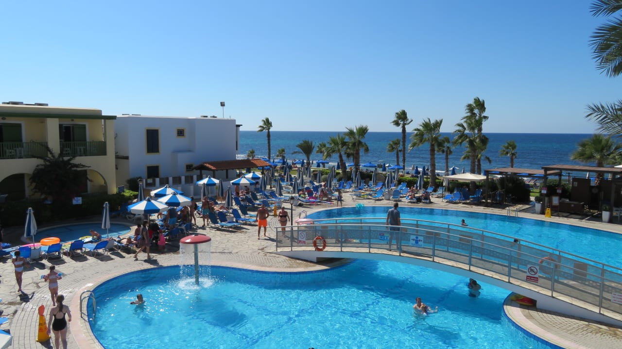 "Pool" Kefalos Beach Holiday Village (Paphos) • HolidayCheck (Südzypern