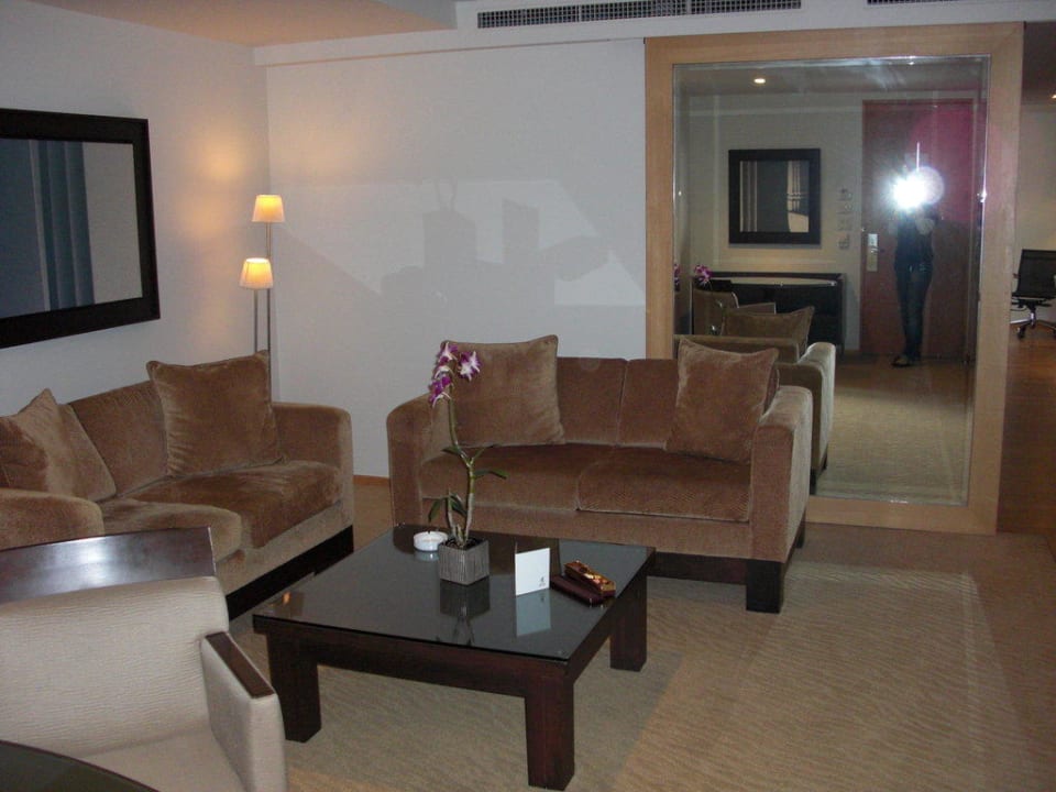 Kleiner Bereich im Zimmer Hotel Lebua At State Tower