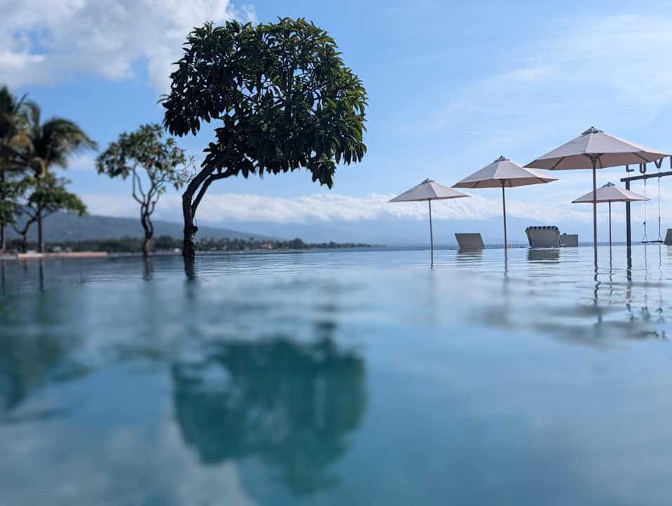 Pool Lovina Beach Club & Resort