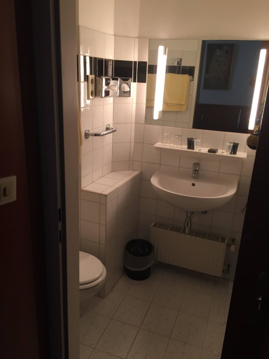 Badezimmer Carlton Opera Hotel