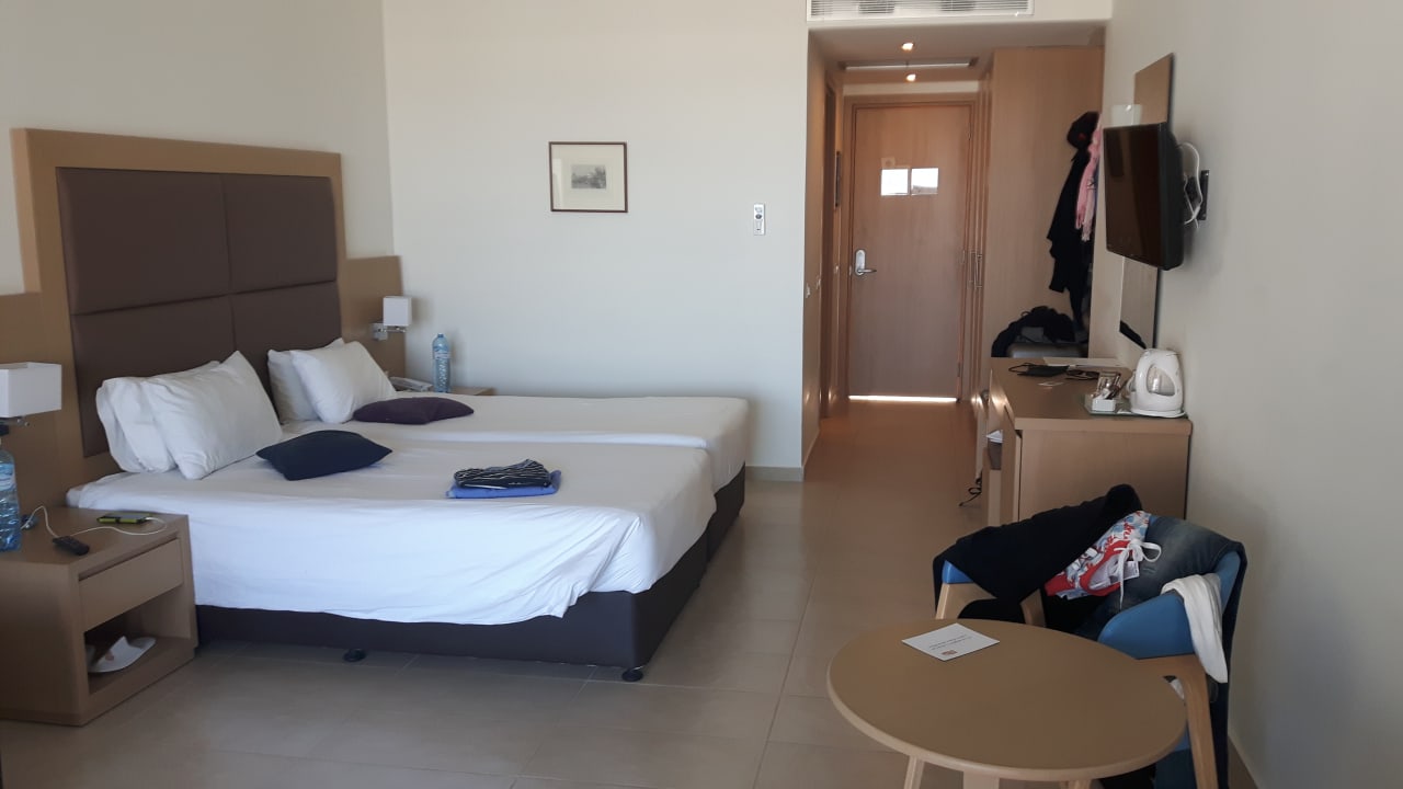 Zimmer Asterias Beach Resort