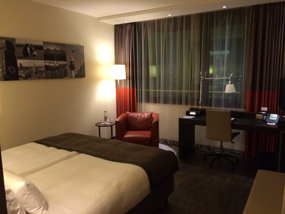 Schön eingerichtet INFINITY Hotel & Conference Resort Munich