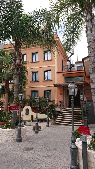 Außenansicht Hotel Buono