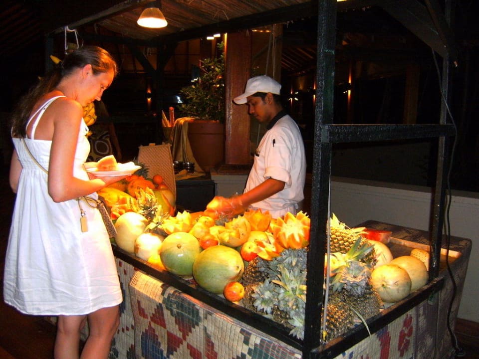 Jeden Tag frisches Obst Adaaran Select Meedhupparu Island Resort - Premium All Inclusive
