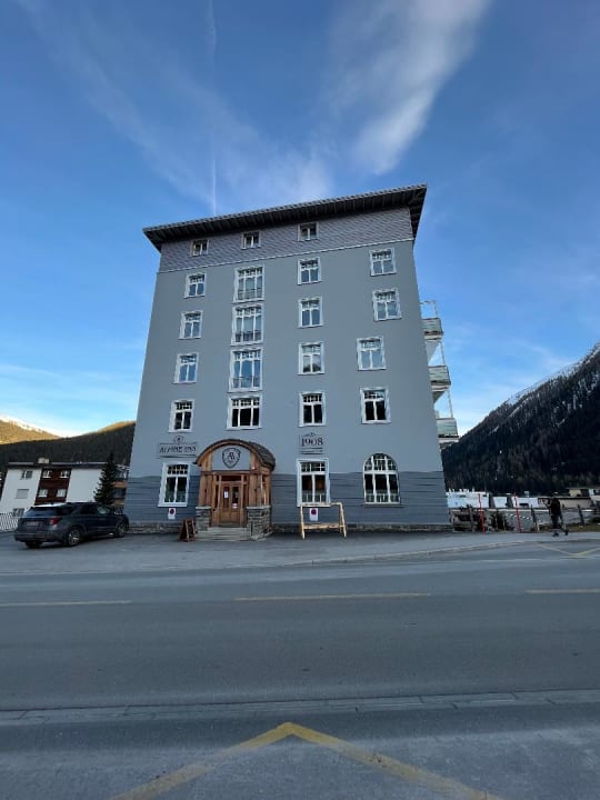 Außenansicht ALPINE INN Davos