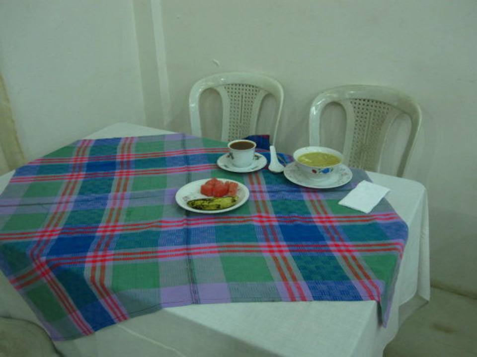 Frühstückstisch Golden Express Hotel