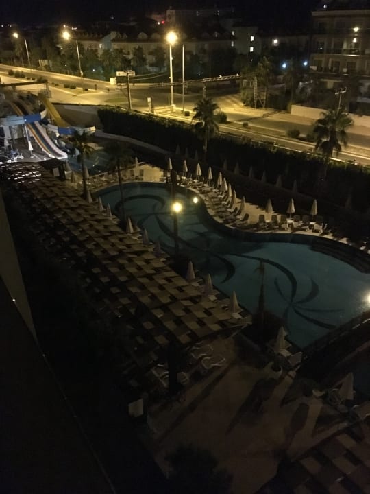 Pool Mary Hotel Side