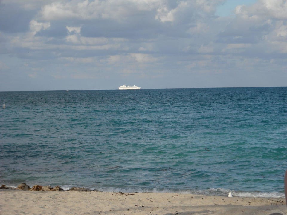 Blick auf´s Meer -> Kreuzfahrtschiff Daddy O Hotel Miami