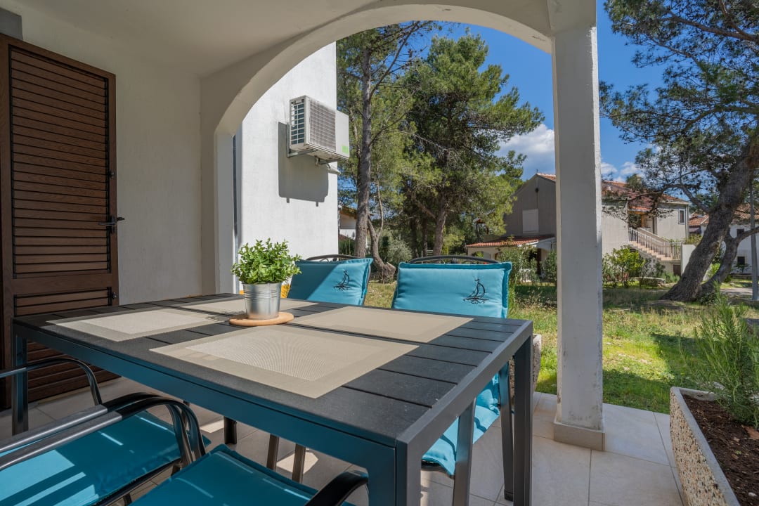 Zimmer Lopari Camping Resort