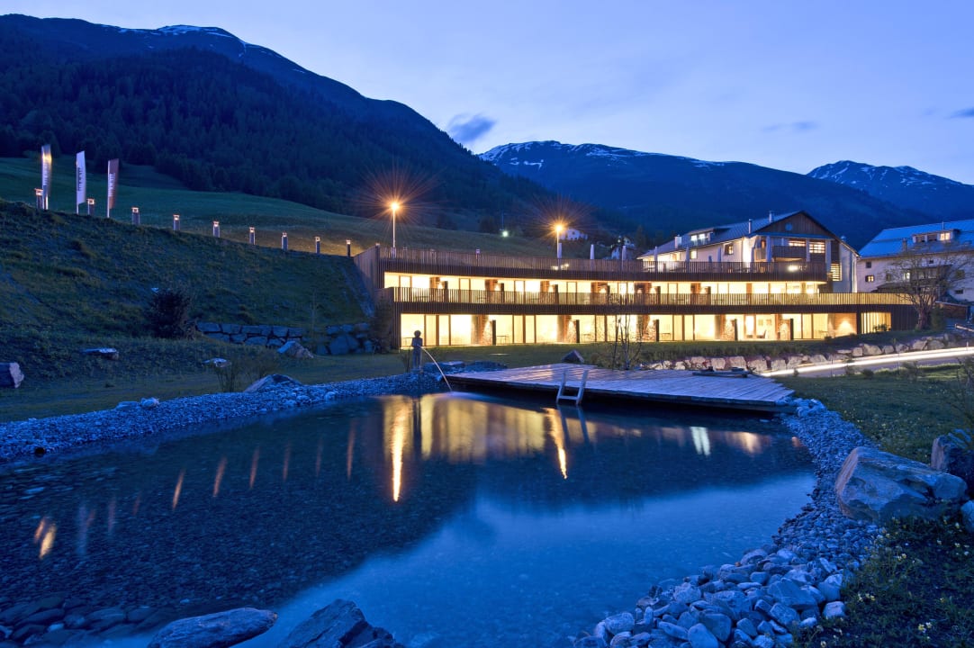 Abendstimmung  Relais & Châteaux IN LAIN Hotel Cadonau