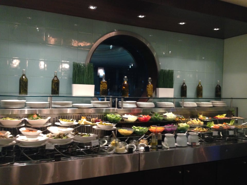 Salat Bar Rose Rayhaan by Rotana