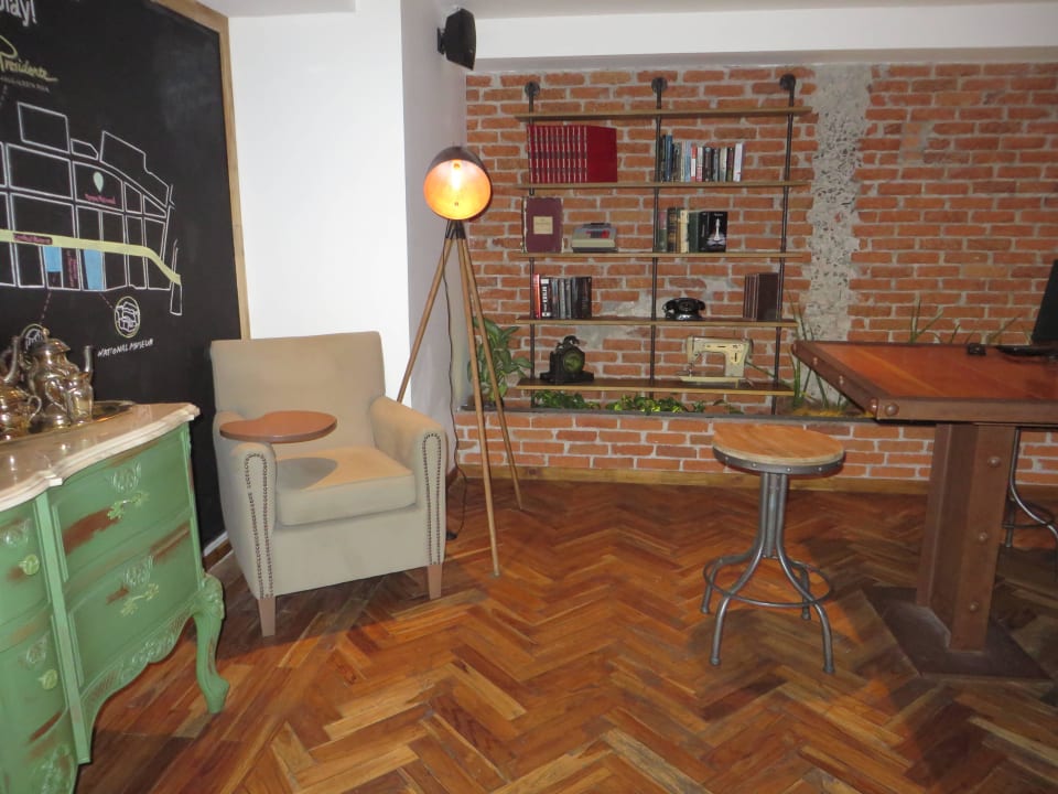 In der Lobby Presidente Hotel