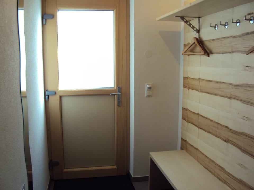 Eingang-Garderobe Apart Lermoos