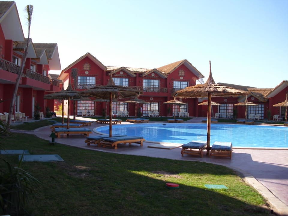 Kleiner pool und Zimmer Pickalbatros Jungle Aqua Park Resort - Neverland Hurghada