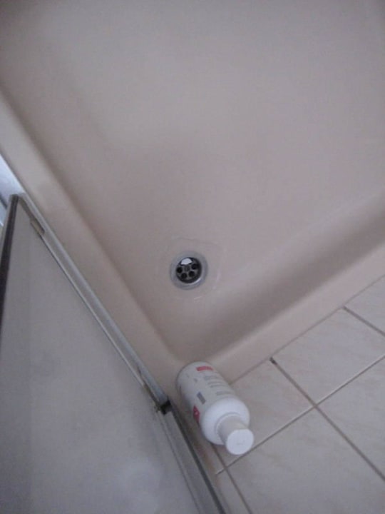 Duschwann verkalkt und wohl schon ewig nicht mehr  Ferien Hotel Bad Malente