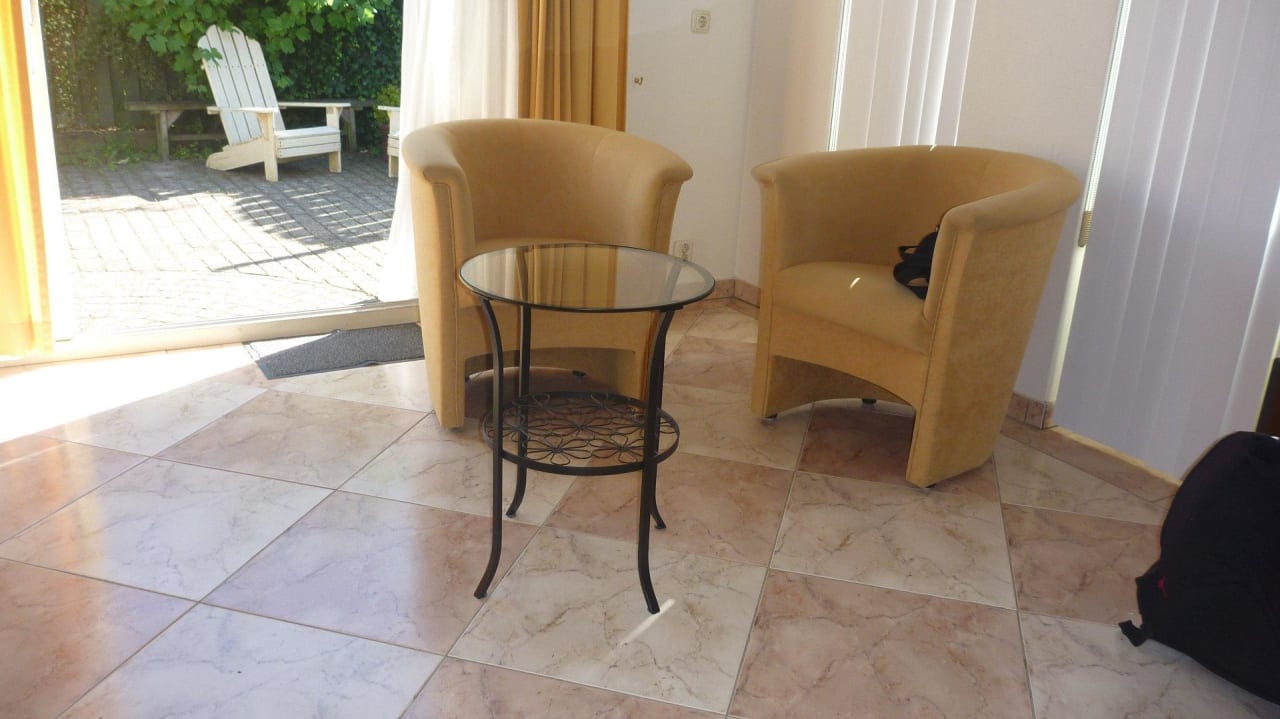 Großes, einfaches Zimmer Hotel en Zo Meisje Loos