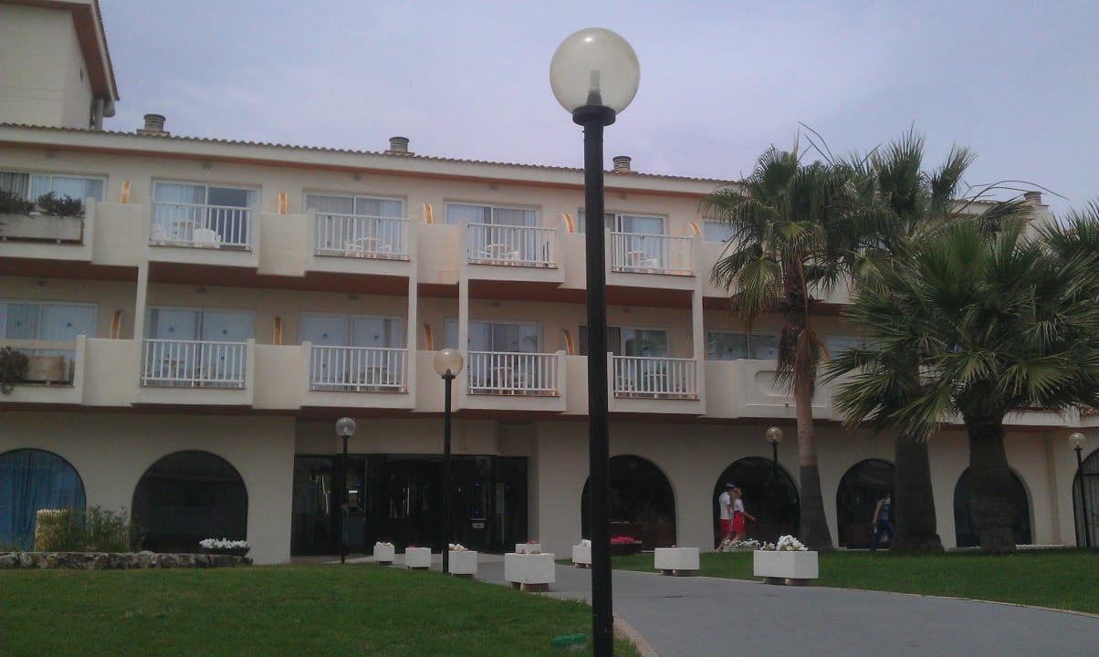 Hintere Ansicht vom Haupthaus blau punta reina