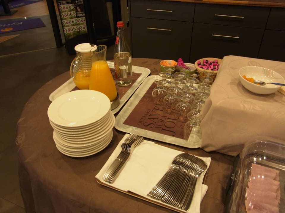 Frühstück Hotel Kyriad Montbeliard Sochaux